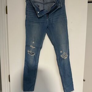 Abercrombie & Fitch light wash distressed and frayed high rise Jean legging